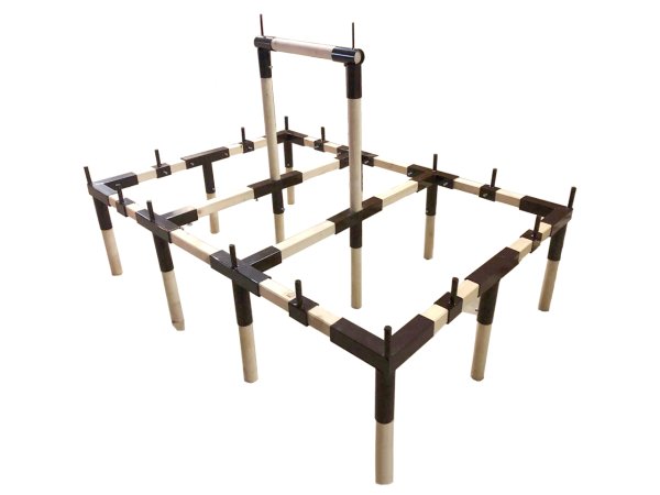 cadre : tente de chevalier 4x6 avec mâts centraux en bois et mâts dauvent